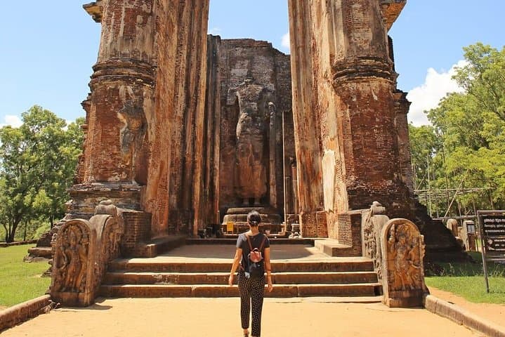 Tropical Ceylon 8-Day Cultural and Wildlife Tour: Sri Lanka Highlights