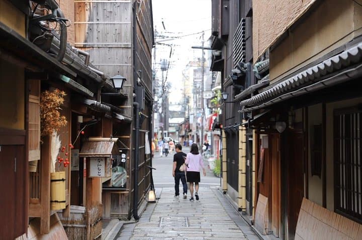 Private 4‑Hour Walking Tour of Kyoto: Temples, Torii Gates & Local Secrets photo 3