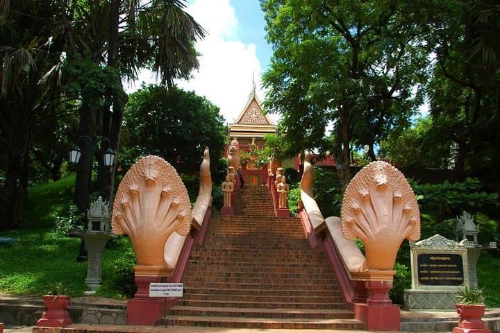 Phnom Penh Full-Day Private Tour: Royal Palace, Tuol Sleng & Killing Fields photo 5