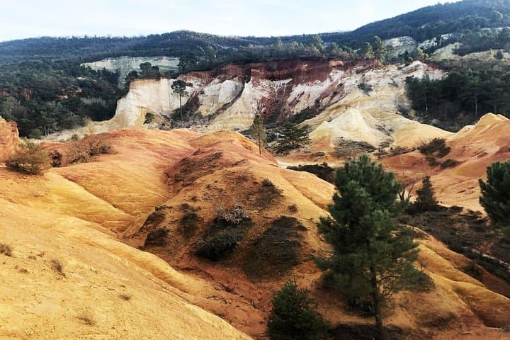 Guided Electric Bike Ocher Trail in the Luberon — Half-Day from Apt photo 3