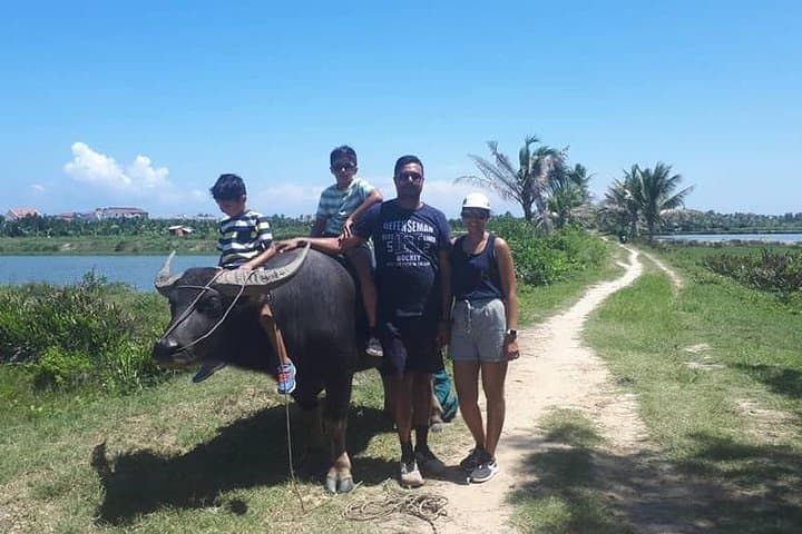 Hoi An Countryside Bicycle Tour: Tra Que, Cam Thanh & Thanh Ha Pottery photo 3