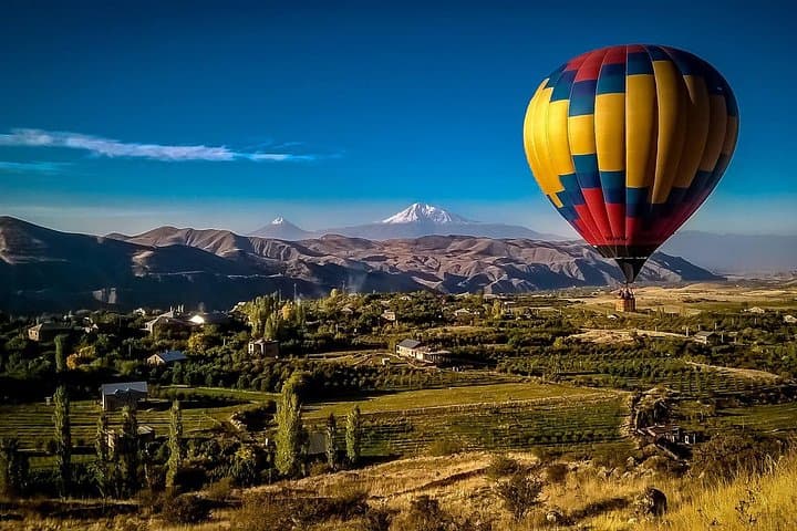 Sunrise Hot-Air Balloon Over Armenian Highlands — Skyball Flight from Yerevan photo 1