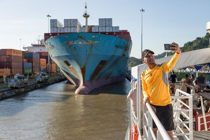 Panama Canal Full Transit: Pacific-to-Atlantic Day Cruise from Panama City photo 6