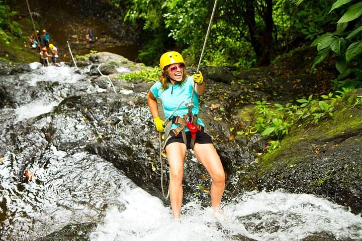 Rappel El Encanto Waterfall: Wet-and-Wild Waterfall Rappelling Near Jaco, Costa Rica photo 3