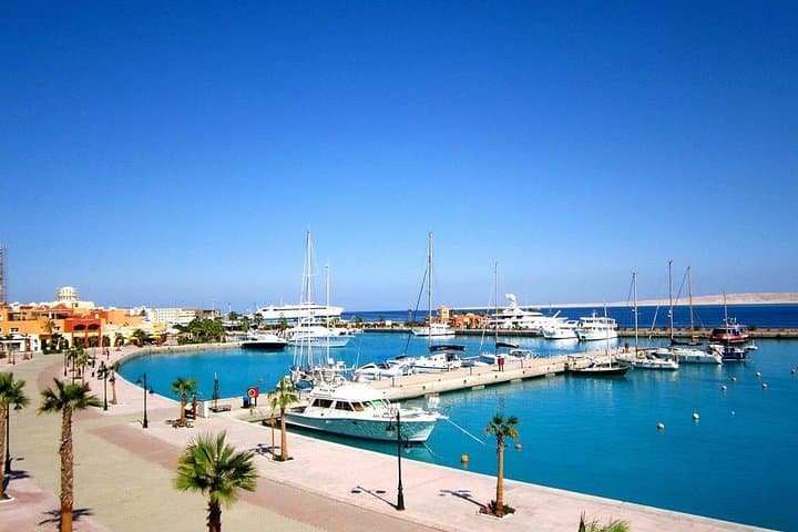 Full-Day Snorkel & Glass-Bottom Cruise to Utopia Island from Luxor photo 3