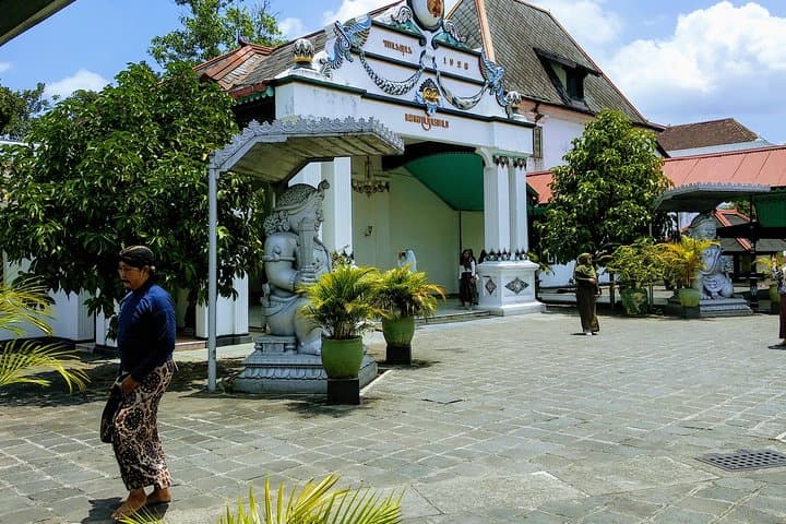 Yogyakarta City Tour & Ijo Temple Sunset — Cultural Highlights and Practical Guide photo 2