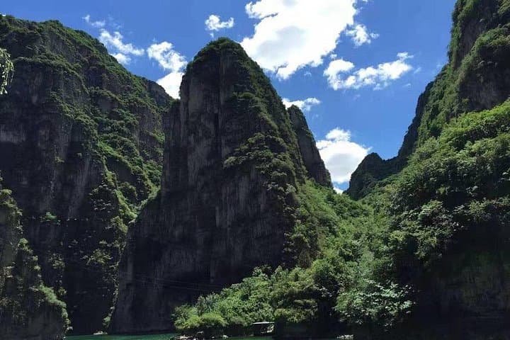 Beijing to Longqing Gorge Private Day Trip — Little Guilin, Boat Rides & Ice Lanterns photo 2