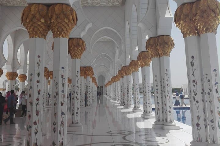 Abu Dhabi Day Trip from Dubai: Sheikh Zayed Grand Mosque & Corniche Highlights photo 3
