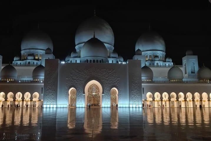 Abu Dhabi Day Trip from Dubai: Sheikh Zayed Grand Mosque & Corniche Highlights photo 5