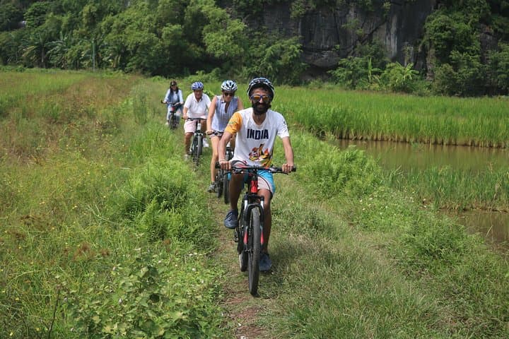 Ninh Binh & Cuc Phuong 2-Day: Tam Coc Boat, Mua Cave & Cuc Phuong Trek photo 3