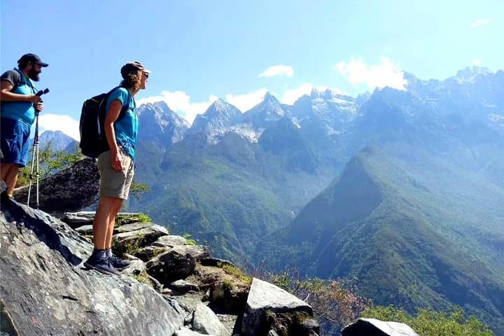 Tiger Leaping Gorge: 2-Day Guided Hike from Lijiang through Qiaotou