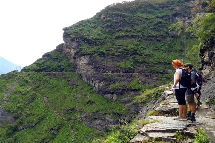 Tiger Leaping Gorge: 2-Day Guided Hike from Lijiang through Qiaotou photo 2