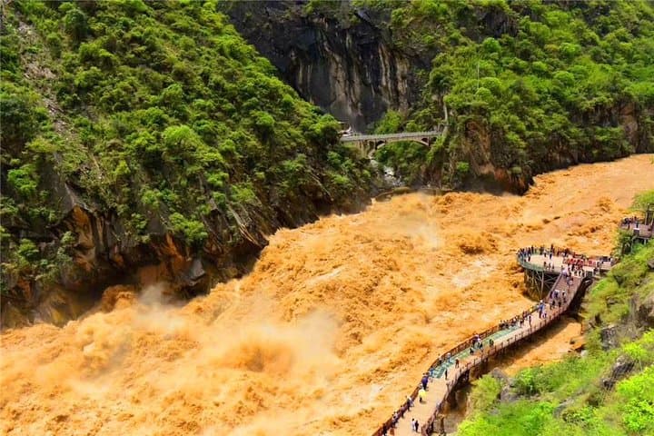 Tiger Leaping Gorge: 2-Day Guided Hike from Lijiang through Qiaotou photo 4