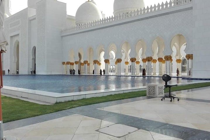 Abu Dhabi Day Tour: Sheikh Zayed Grand Mosque & Qasr Al Watan from Dubai photo 1
