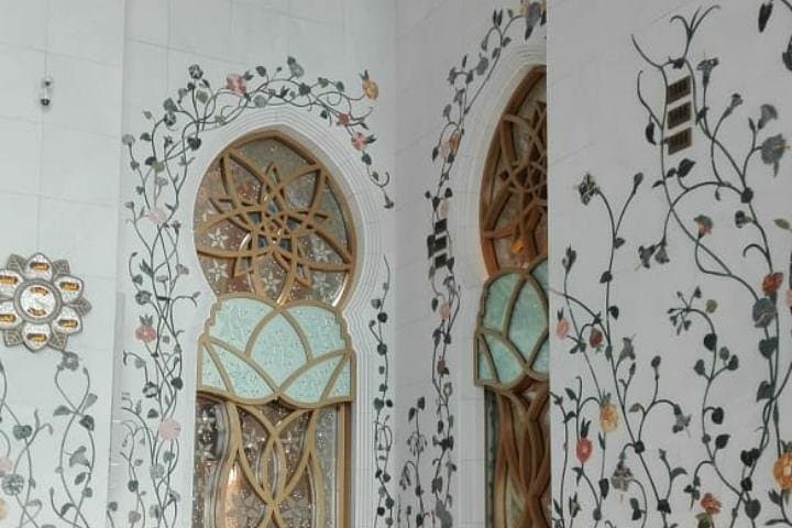 Abu Dhabi Day Tour: Sheikh Zayed Grand Mosque & Qasr Al Watan from Dubai photo 2