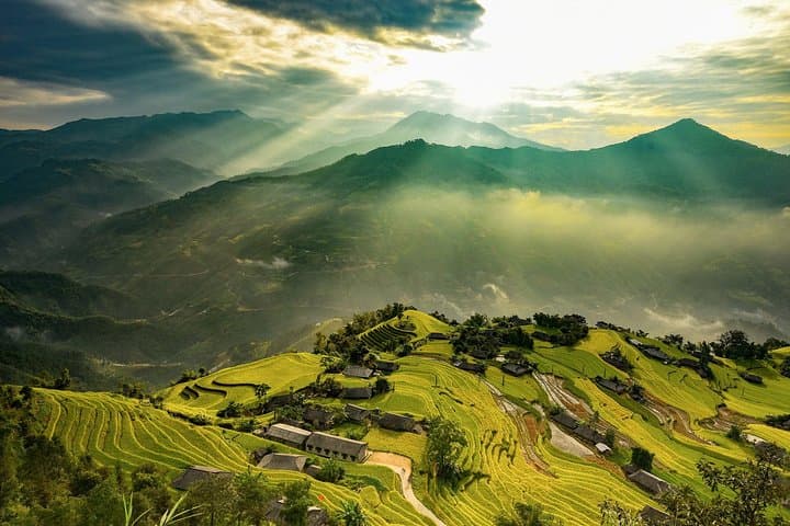 Ha Giang 3-Day Dong Van Loop: Ma Pi Leng Pass, Lung Cu & Karst Geopark photo 4