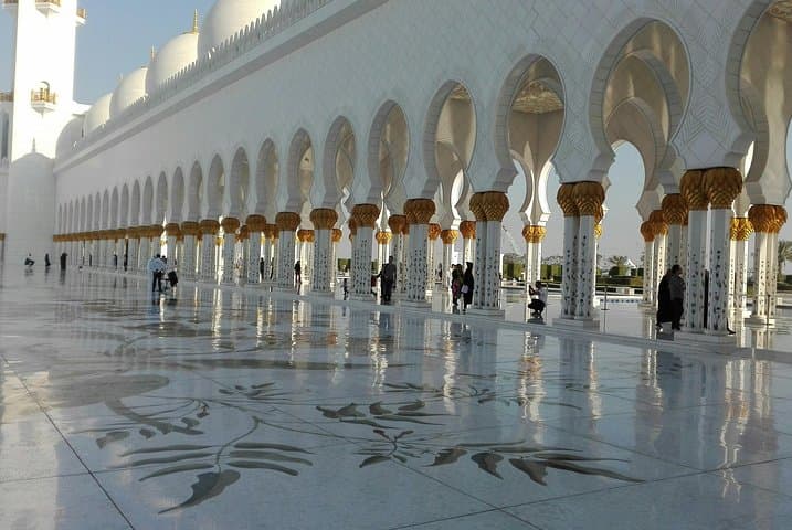 Abu Dhabi Day Tour: Sheikh Zayed Grand Mosque & Qasr Al Watan from Dubai photo 3