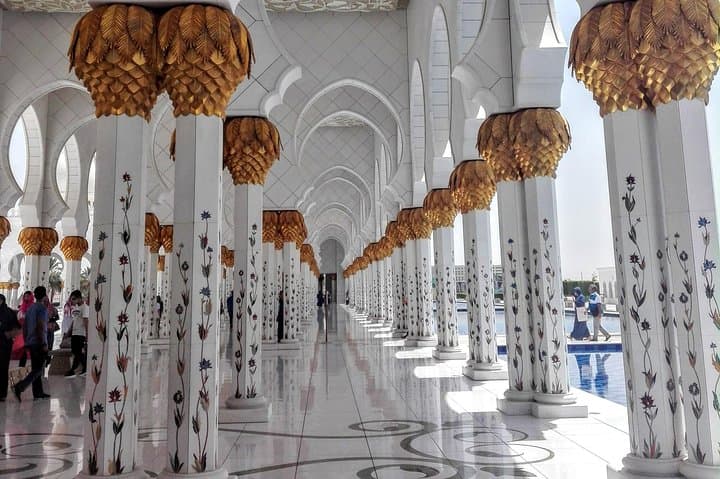 Abu Dhabi Day Tour: Sheikh Zayed Grand Mosque & Qasr Al Watan from Dubai photo 4