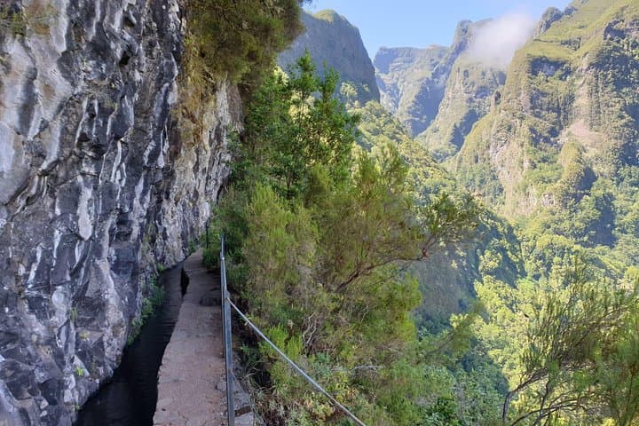 Queimadas to Caldeirão Verde Levada Hike — Madeira's Emerald Waterfall