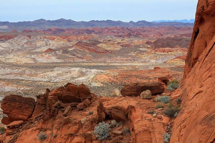 Valley of Fire Guided Hiking Tour From Las Vegas — 3-Hour Hikes Through Red Sandstone photo 3