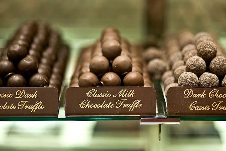 London Chocolate Tasting Tour: Artisan Truffles & Royal Chocolatiers