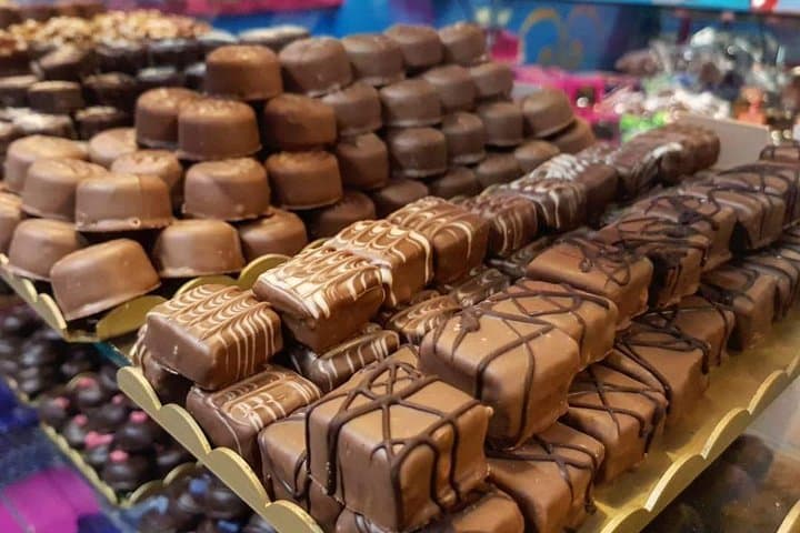 London Chocolate Tasting Tour: Artisan Truffles & Royal Chocolatiers photo 3
