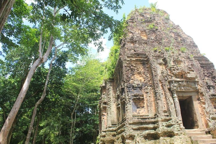 Private One-Day Tour to Sambor Prei Kuk: Pre-Angkorian Temples & Kompong Khleang Village