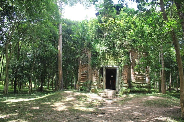Private One-Day Tour to Sambor Prei Kuk: Pre-Angkorian Temples & Kompong Khleang Village photo 3