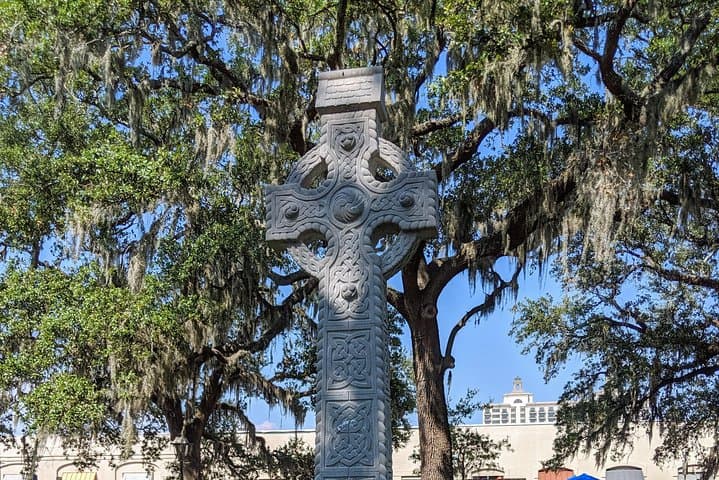 Savannah VIP Full-Day: Private Tour of Squares, Fort Pulaski & Tybee Island