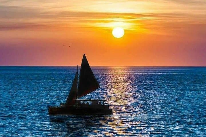 Polynesian Canoe Sunset Sail — Waikiki Wa'a Kaulua Cultural Cruise photo 1