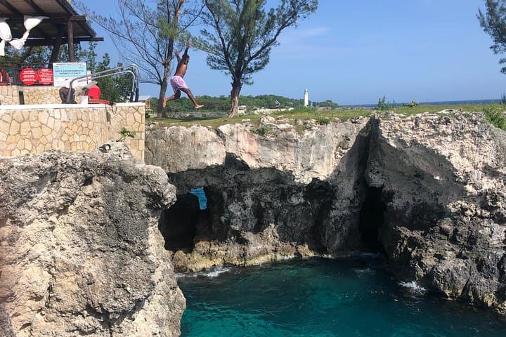 Explore Negril: 7 Mile Beach and Rick's Café Adventure photo 6