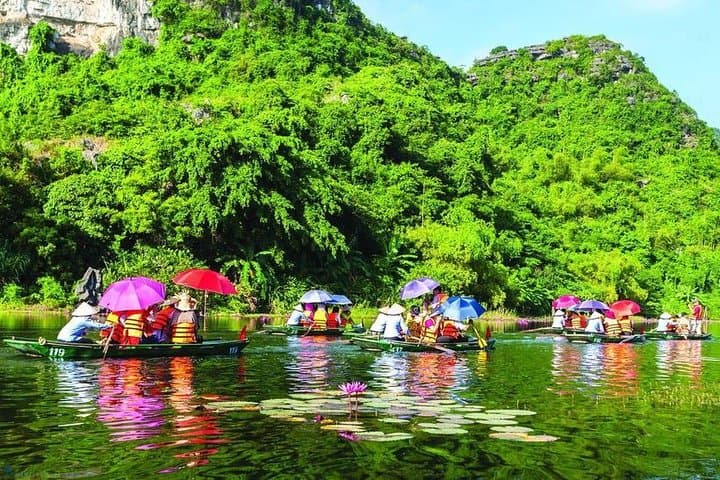 Perfume Pagoda Full-Day Trip: Hanoi to Huong Tich Cave by Boat and Cable Car photo 2