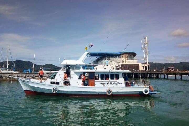 Phuket Private Boat Fishing: Trolling & Spinning to Racha Yai photo 5