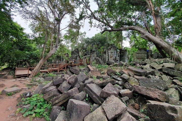 Private Tour to Banteay Chhmar Temple: Remote Khmer Ruins Near the Thai Border photo 2