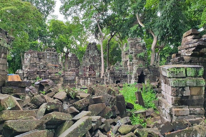 Private Tour to Banteay Chhmar Temple: Remote Khmer Ruins Near the Thai Border photo 5