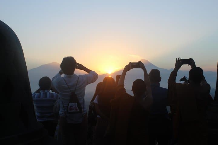 Borobudur Sunrise Tour: Borobudur, Mendut & Merapi Day Trip from Yogyakarta