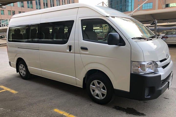 direct-hotel-transfer-to-dubai-parks-and-resorts-easy-airconditioned-ride photo 4