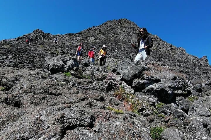 Night Summit of Pico Mountain: Guided Pre-Dawn Ascent to Portugal's Highest Peak photo 3