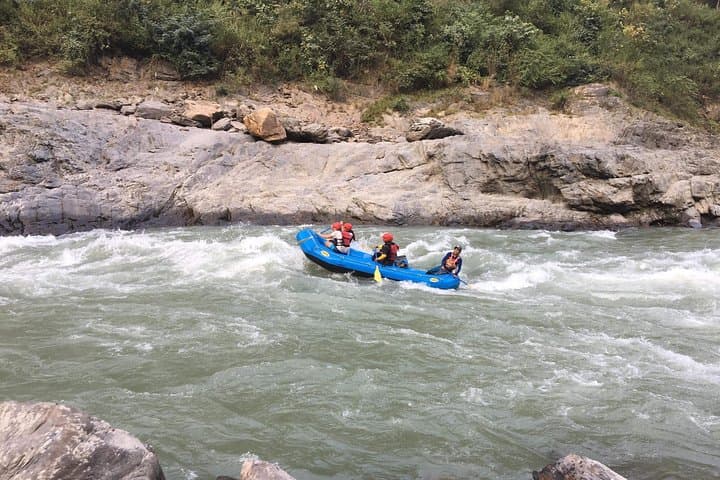 Trishuli River Rafting Day Trip from Kathmandu — One-Day Whitewater Adventure photo 2