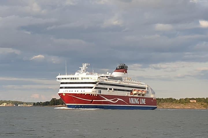 Tallinn Day Trip from Helsinki: Private VIP Ferry & Guided Old Town Tour photo 4