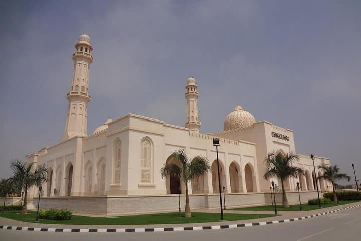 Salalah City Tour: Al Baleed, Frankincense Souks & Sultan Qaboos Mosque photo 1
