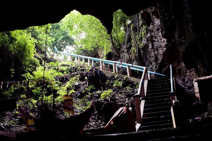 Battambang Day Tour from Siem Reap: Wat Banan, Bamboo Train & Phnom Sampov Guide photo 2