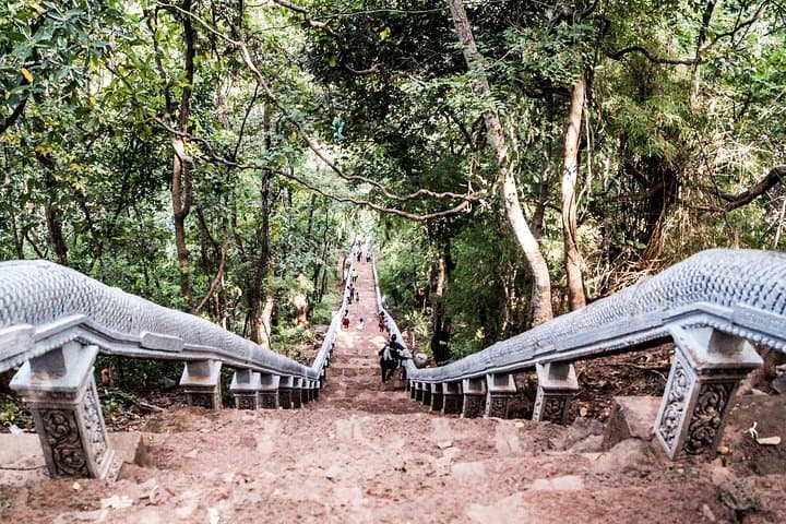 Battambang Day Tour from Siem Reap: Wat Banan, Bamboo Train & Phnom Sampov Guide photo 6