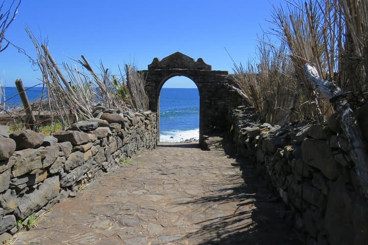 Madeira northeast 4x4: Santana & Caniçal meet-the-locals tour photo 3