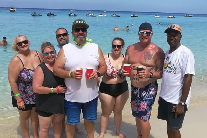 Horseback Riding and West Bay Beach Day — Roatán Caribbean Riding Tour photo 3