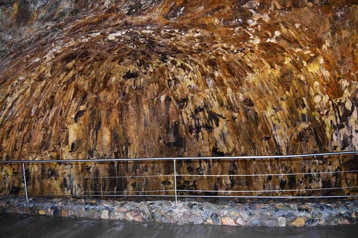 Terceira Geotour: Caves, Craters & Volcanic Pools Half-Day photo 4