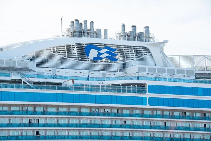Private Heathrow to Southampton Port Transfers — Direct Airport-to-Cruise Transfer photo 2