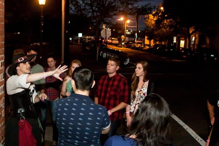 Haunted Savannah Booze and Boos: Ghost Pub Walking Tour in the Historic District photo 3