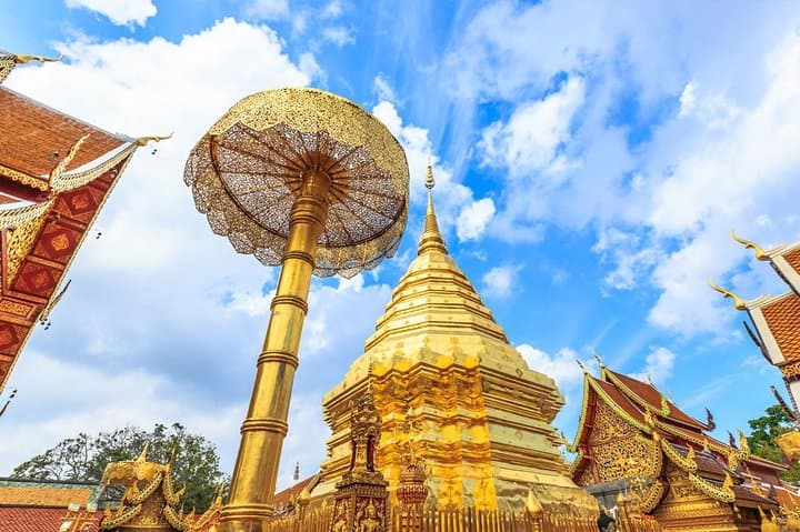 Doi Suthep & San Kamphaeng: Half-Day Mountaintop Temple and Handicraft Tour photo 5