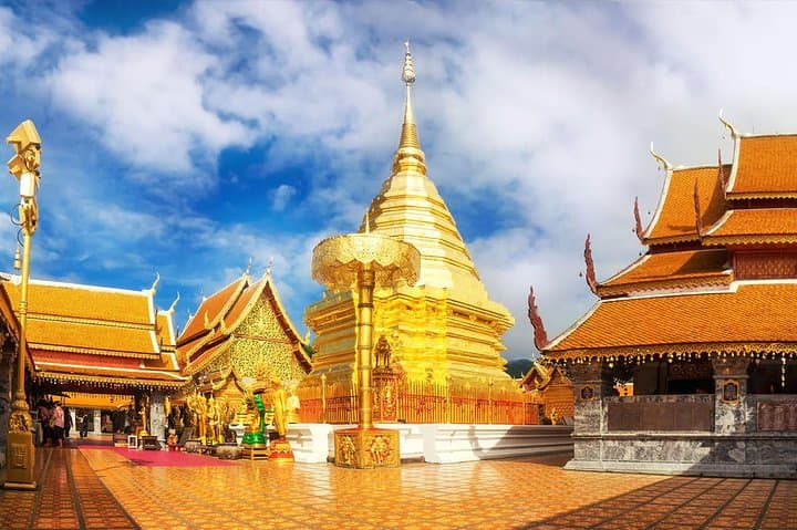Doi Suthep & San Kamphaeng: Half-Day Mountaintop Temple and Handicraft Tour photo 3